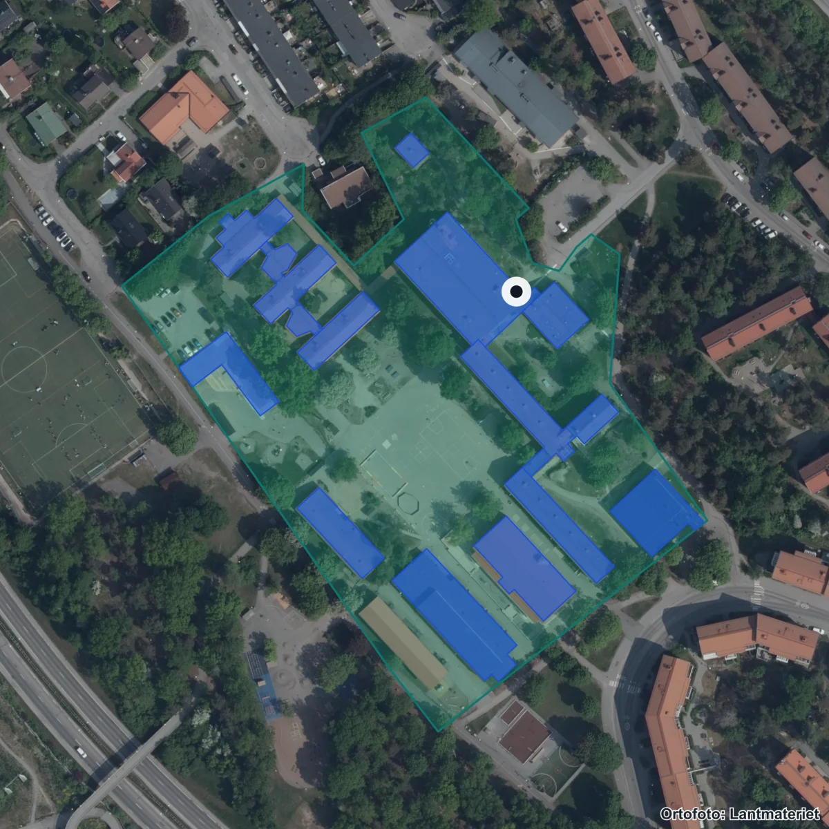 Flygbild över Sturebyskolan, ortofoto från Lantmäteriet