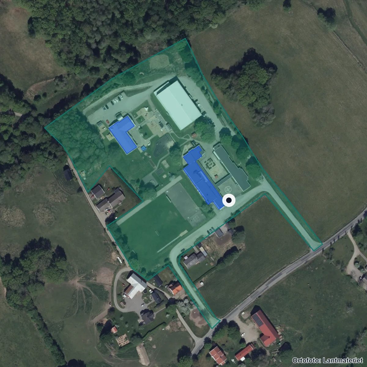 Flygbild över Nårunga skola, ortofoto från Lantmäteriet