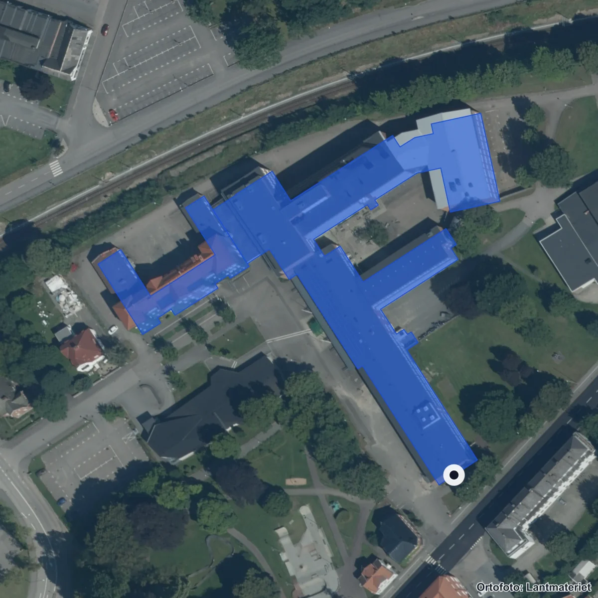 Flygbild över Hässleholms Tekniska skola, ortofoto från Lantmäteriet