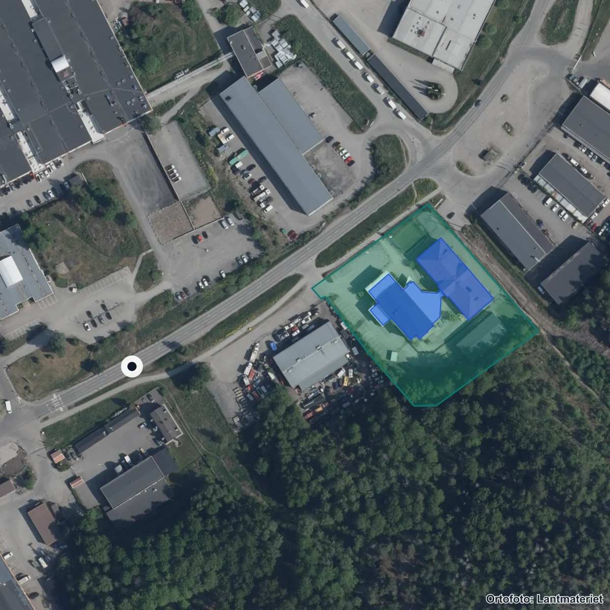 Flygbild över Yrkesgymnasiet Huddinge, ortofoto från Lantmäteriet