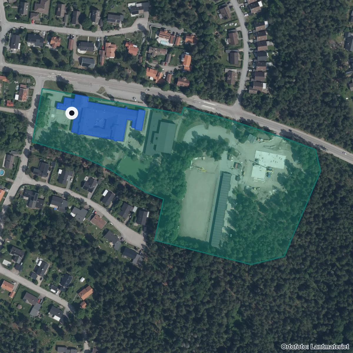 Flygbild över Uppsävjaskolan, ortofoto från Lantmäteriet