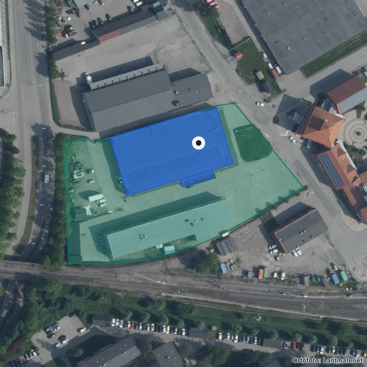 Flygbild över Praktiska Gymnasiet Gävle, ortofoto från Lantmäteriet