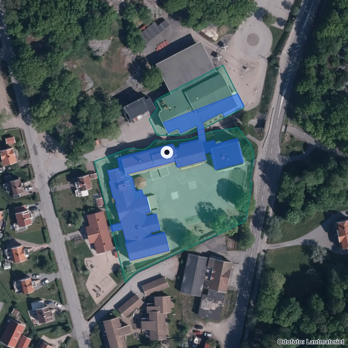 Flygbild över Hunnebostrands skola, ortofoto från Lantmäteriet