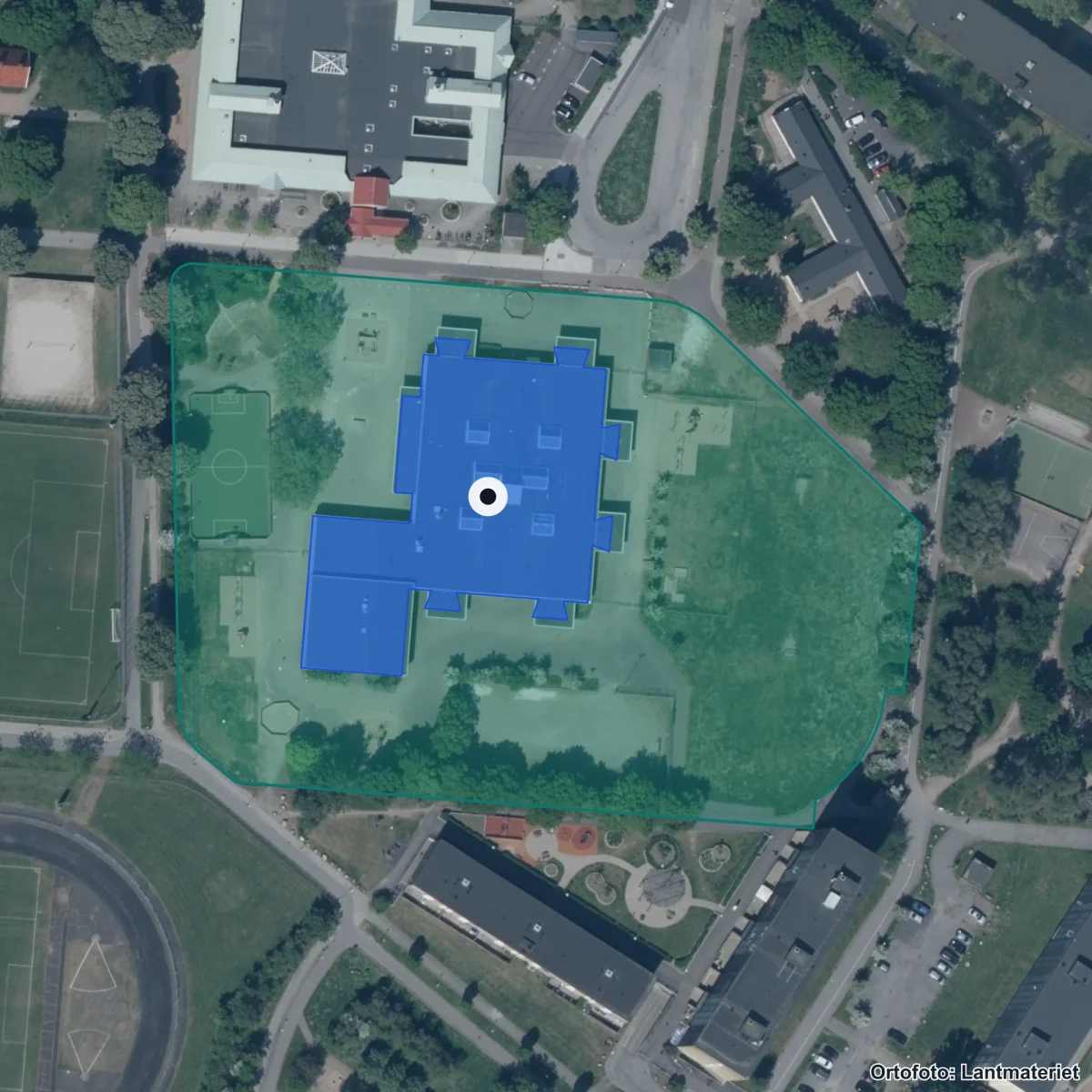 Flygbild över Rosengårdsskolan F-6, ortofoto från Lantmäteriet
