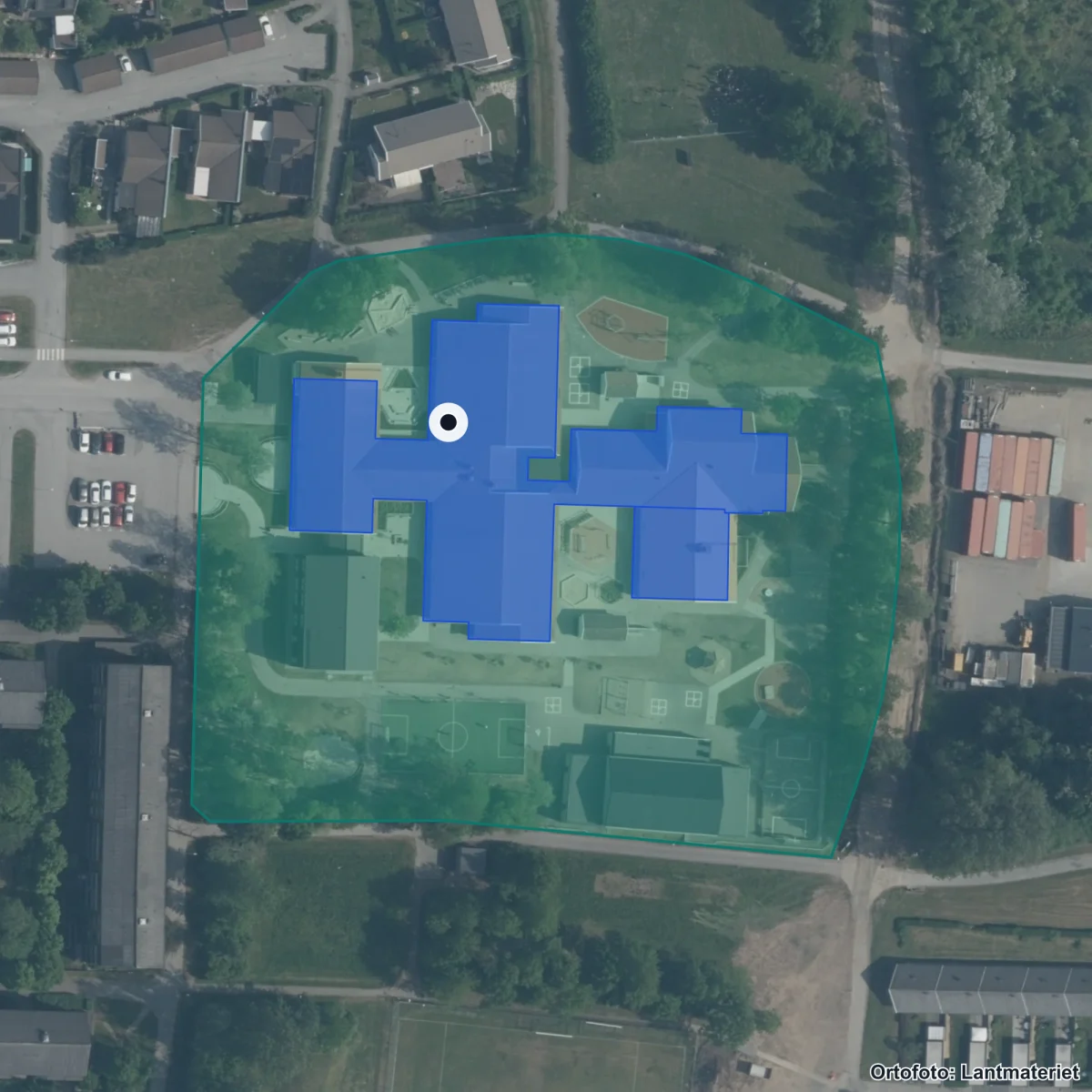 Flygbild över Östergårdsskolan, ortofoto från Lantmäteriet