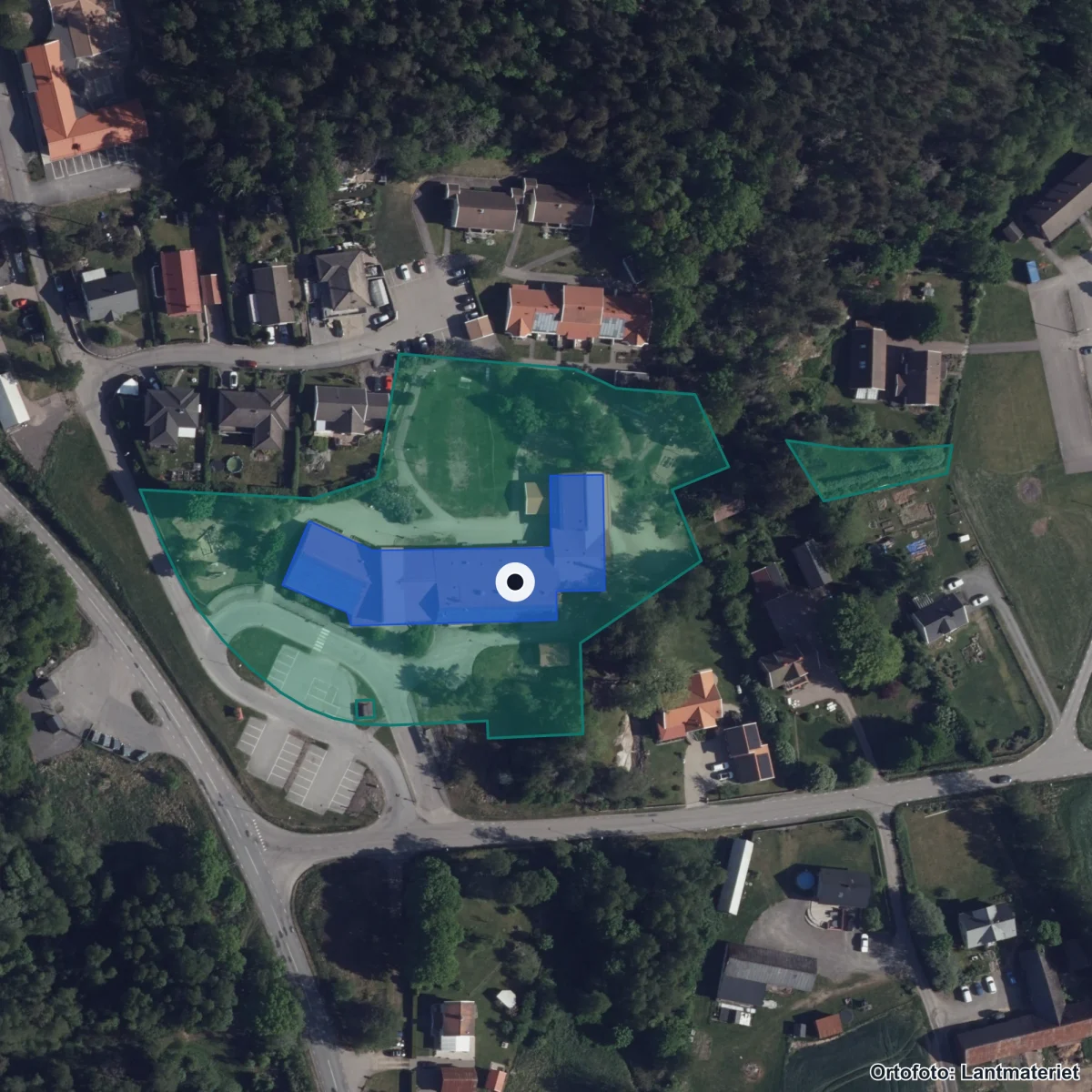 Flygbild över Gällingeskolan, ortofoto från Lantmäteriet
