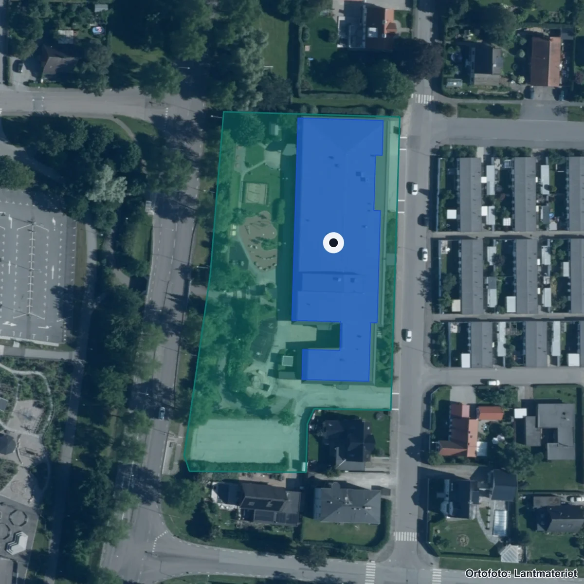Flygbild över Bredablickskolan, ortofoto från Lantmäteriet