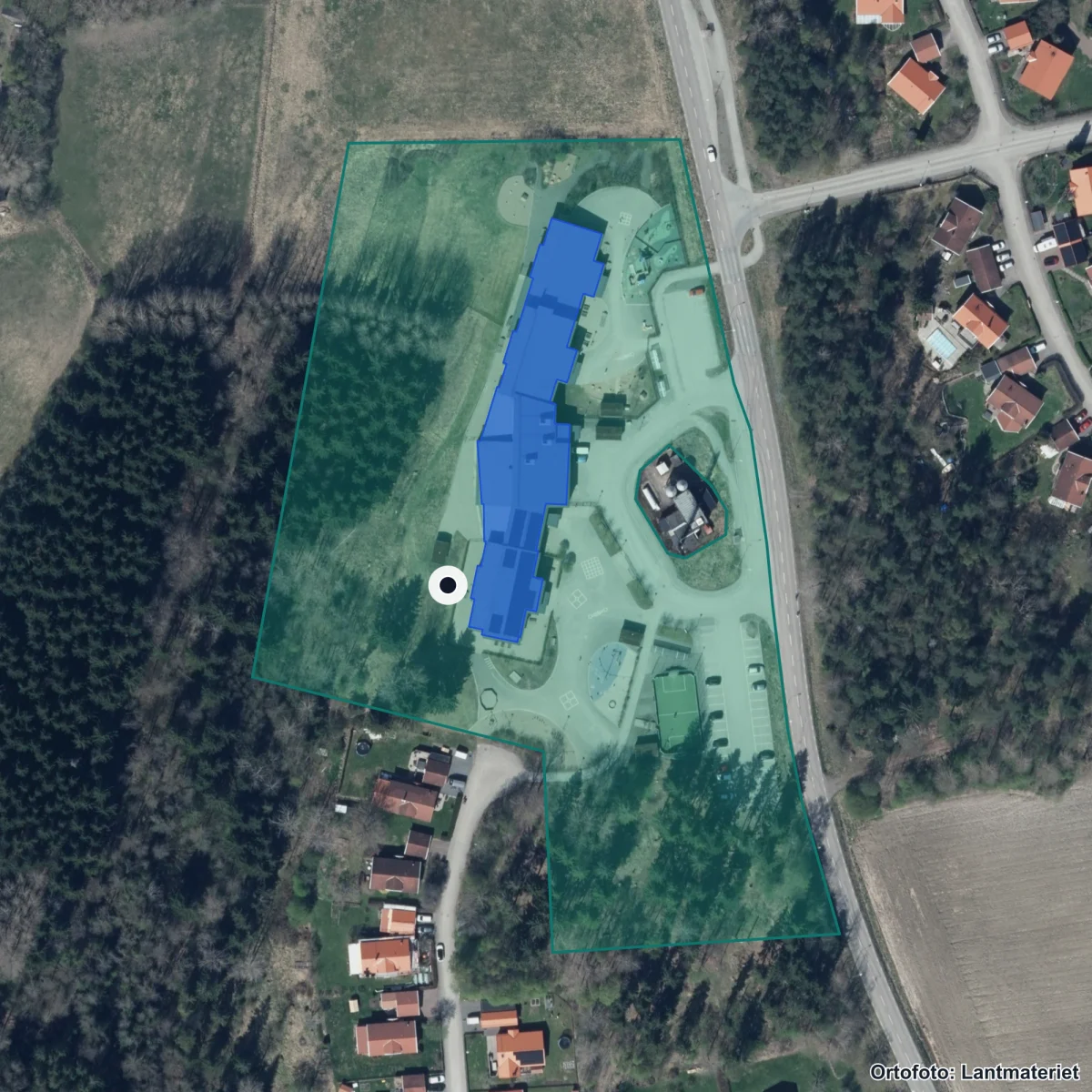 Flygbild över Torsångs skola, ortofoto från Lantmäteriet