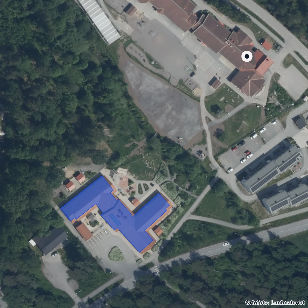 Flygbild över Slottsskolan, ortofoto från Lantmäteriet
