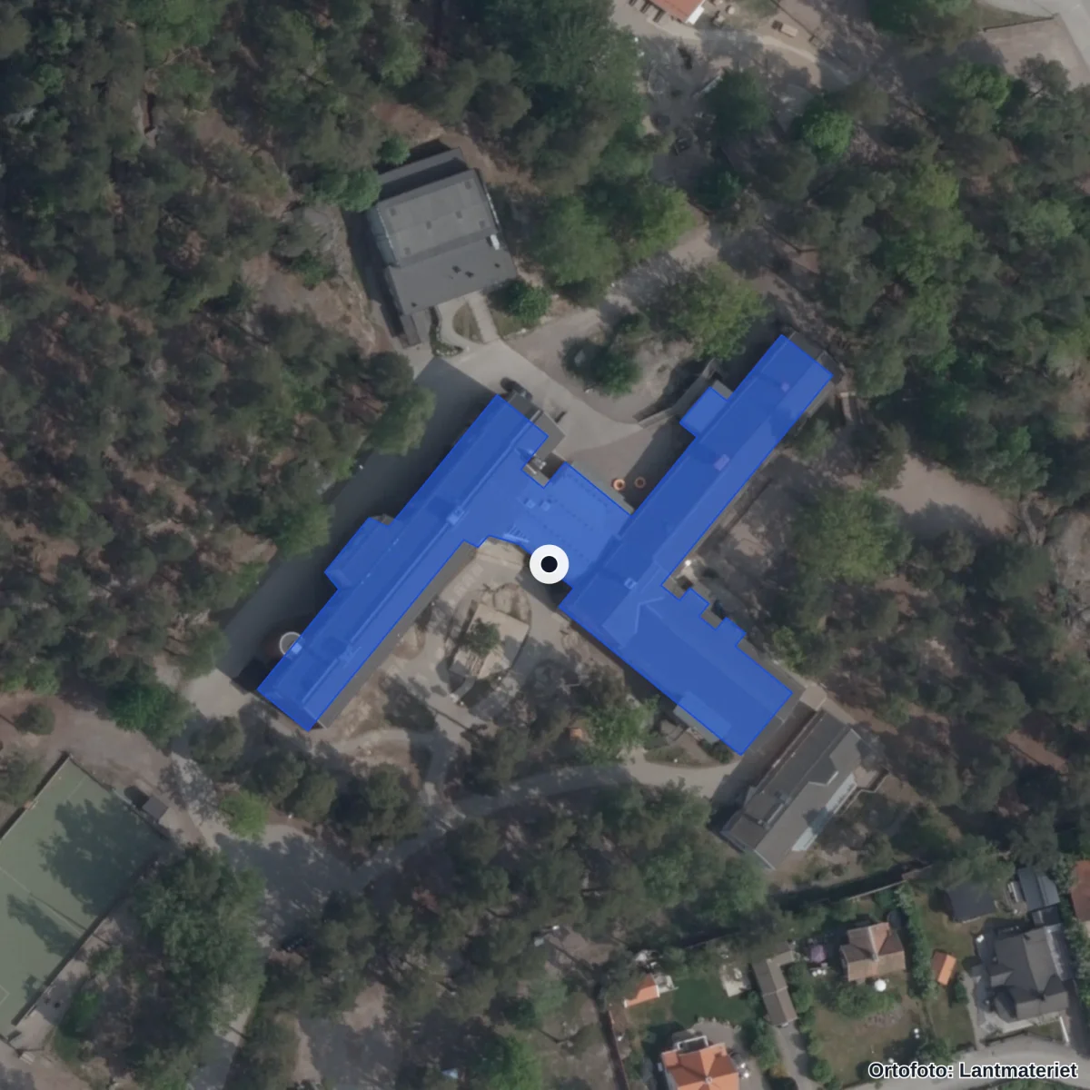 Flygbild över Vitalisskolan, ortofoto från Lantmäteriet