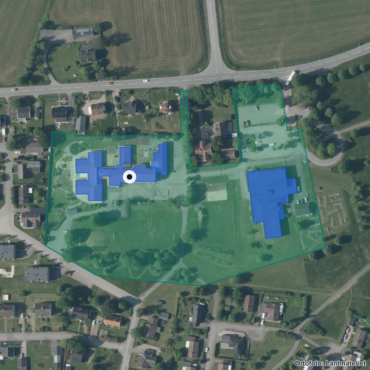 Flygbild över Myresjö skola, ortofoto från Lantmäteriet