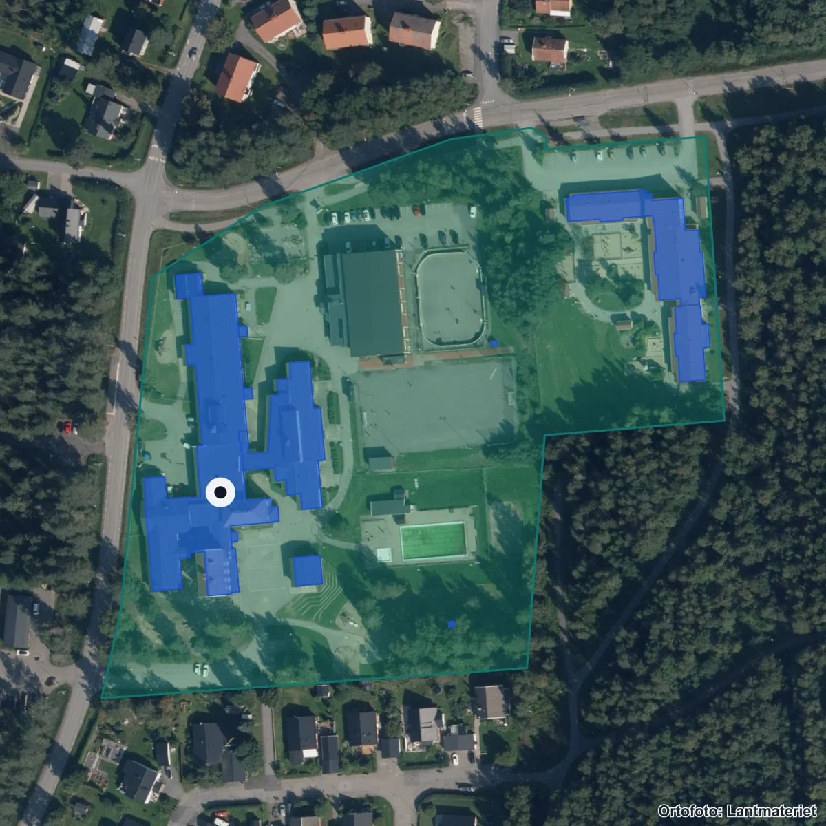 Flygbild över Obbola skola, ortofoto från Lantmäteriet