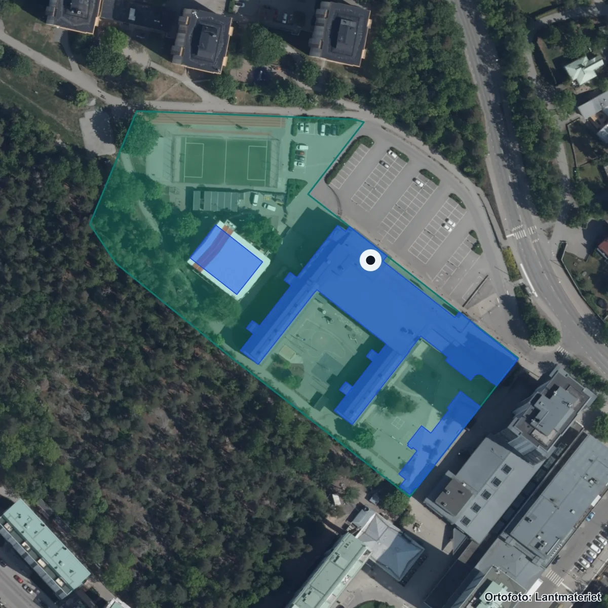 Flygbild över Näsbyparksskolan, ortofoto från Lantmäteriet