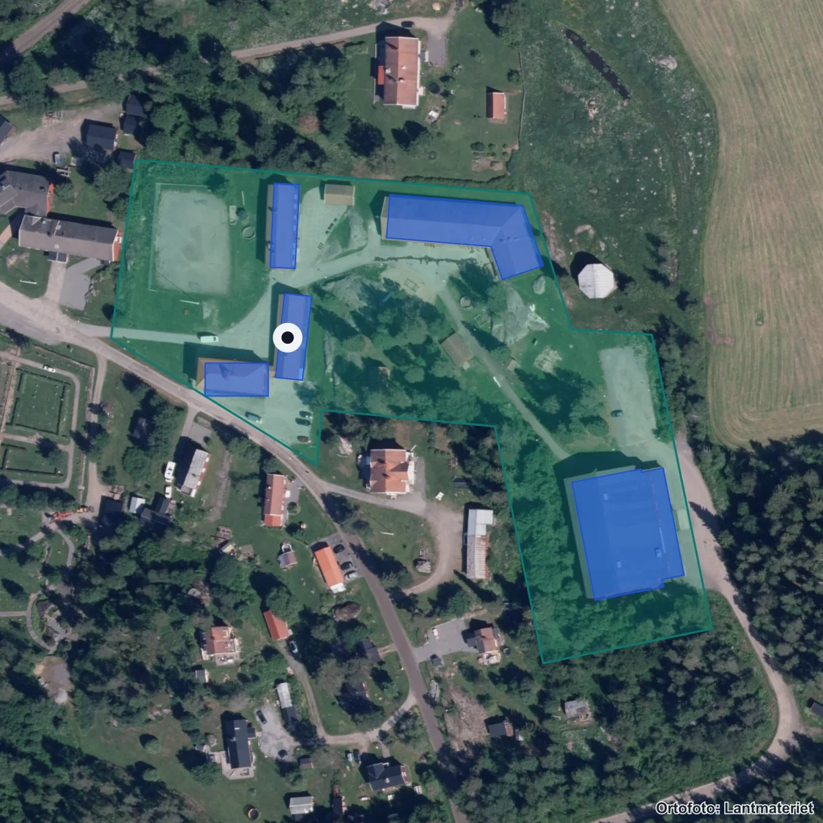 Flygbild över Bygdeå skola, ortofoto från Lantmäteriet