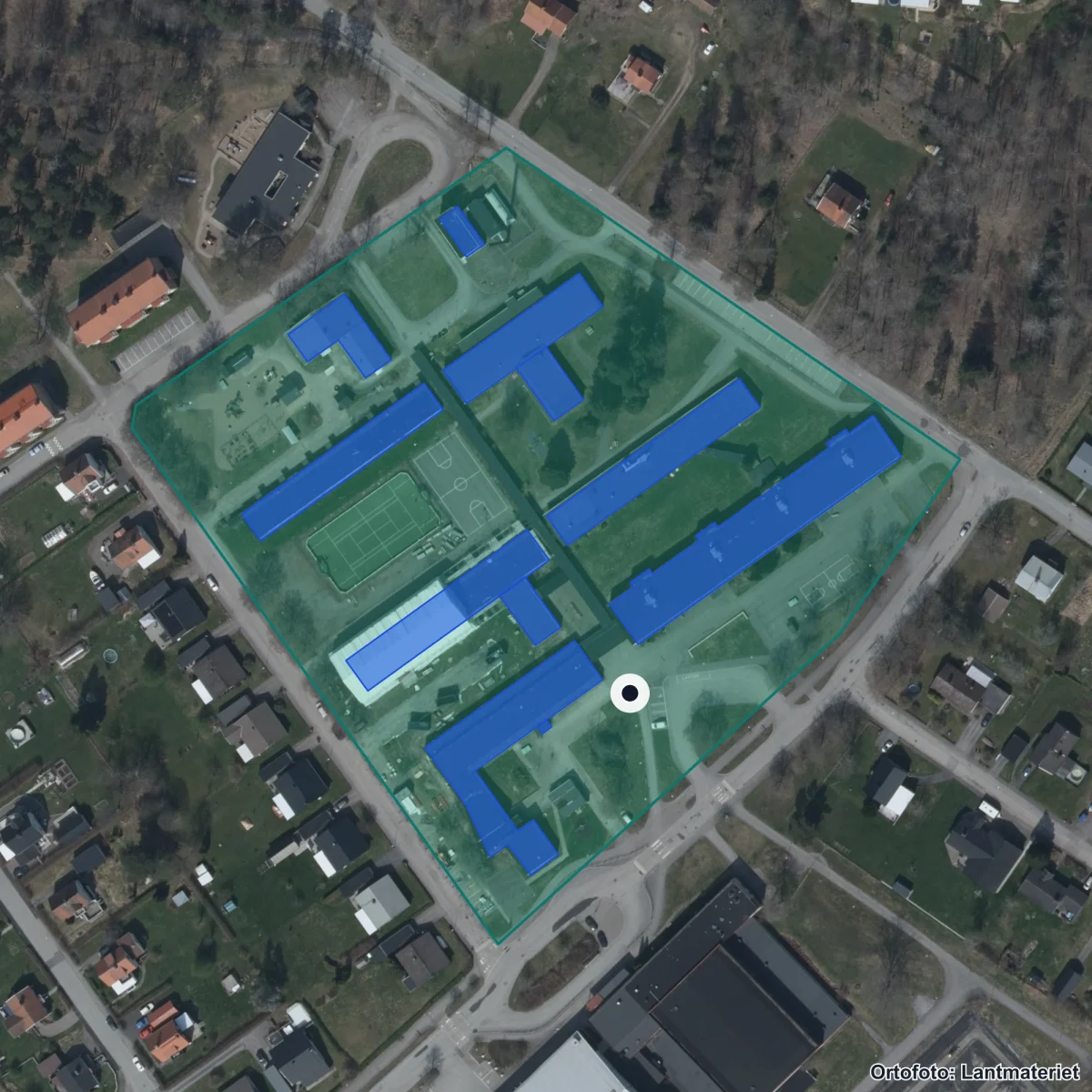 Flygbild över Stora Vallaskolan, ortofoto från Lantmäteriet