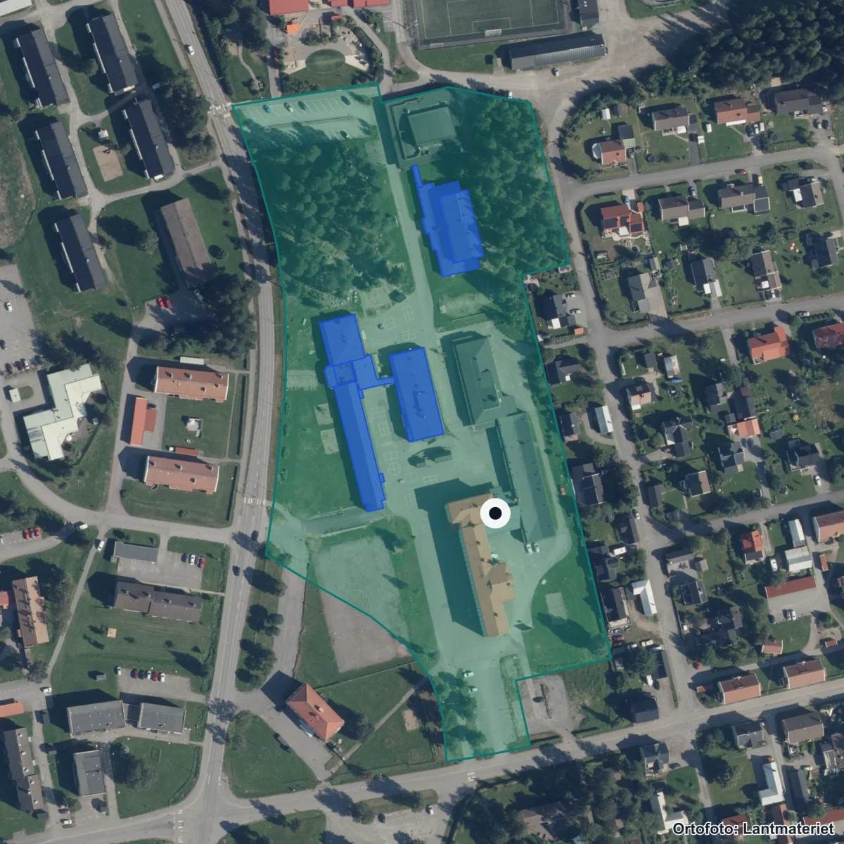 Flygbild över Bureskolan, ortofoto från Lantmäteriet