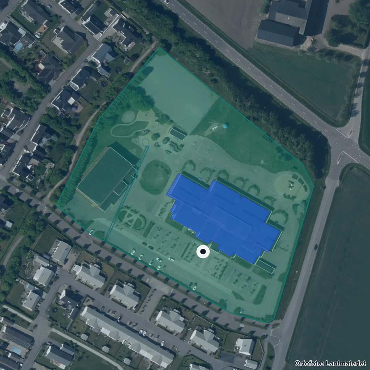 Flygbild över Serresjöskolan, ortofoto från Lantmäteriet