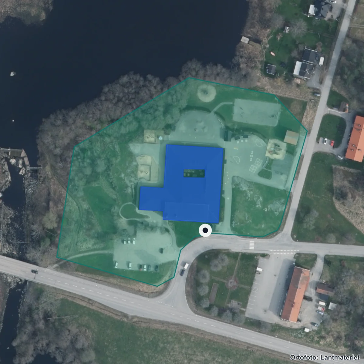 Flygbild över Vedevågs skola, ortofoto från Lantmäteriet