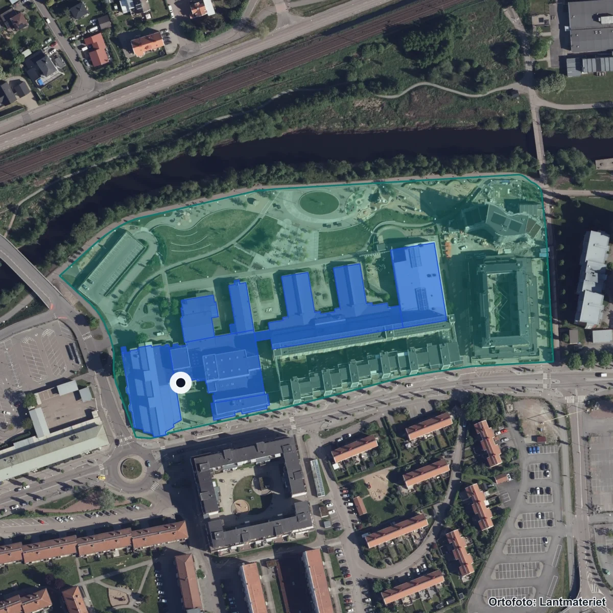 Flygbild över Vuxenutbildningen, ortofoto från Lantmäteriet