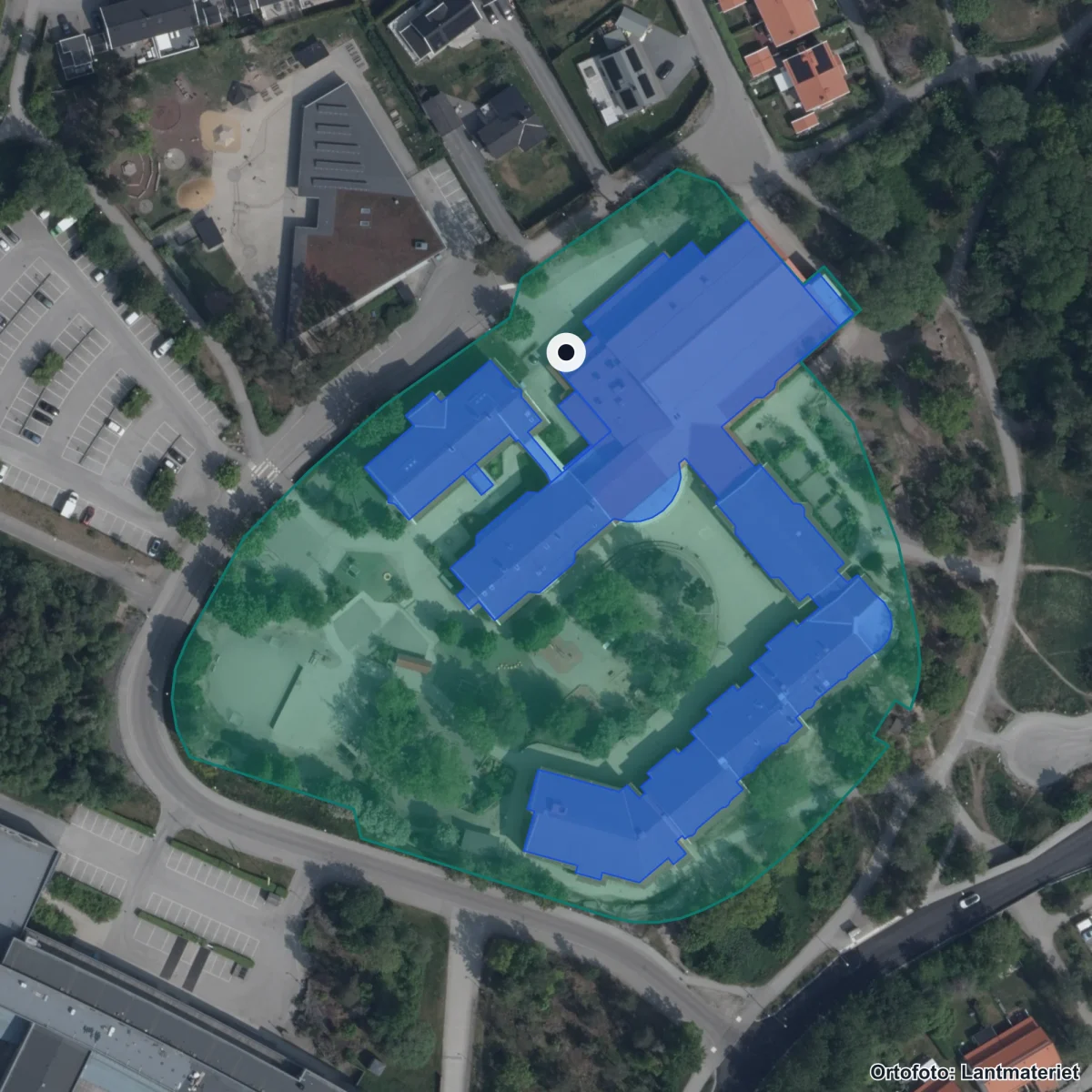 Flygbild över Edboskolan, ortofoto från Lantmäteriet