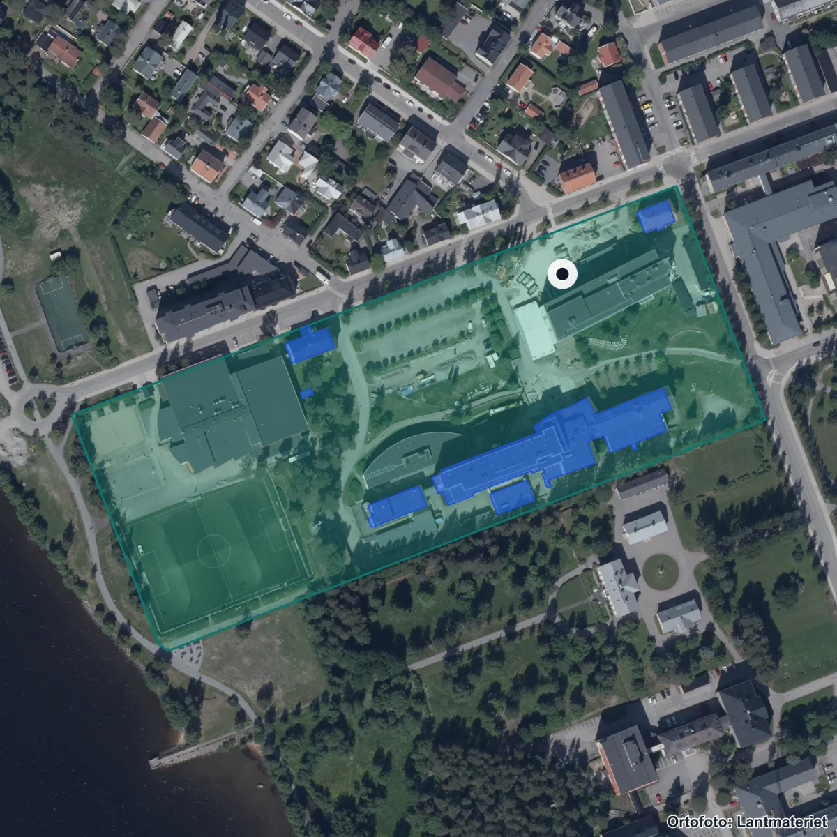 Flygbild över Resurscentrum modersmålsenheten, ortofoto från Lantmäteriet