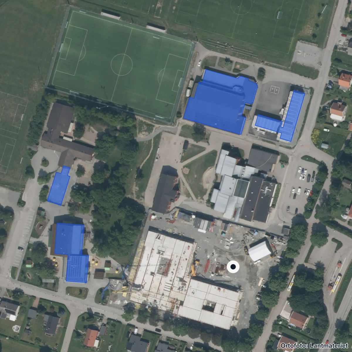 Flygbild över Örsundsbroskolan, ortofoto från Lantmäteriet