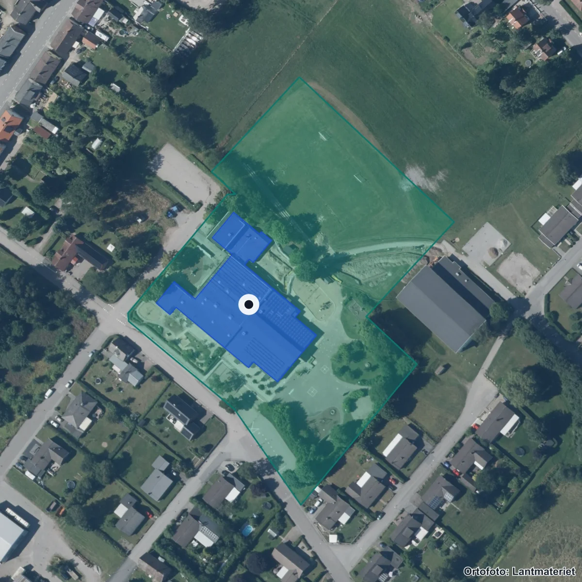 Flygbild över Vollsjö skola, ortofoto från Lantmäteriet