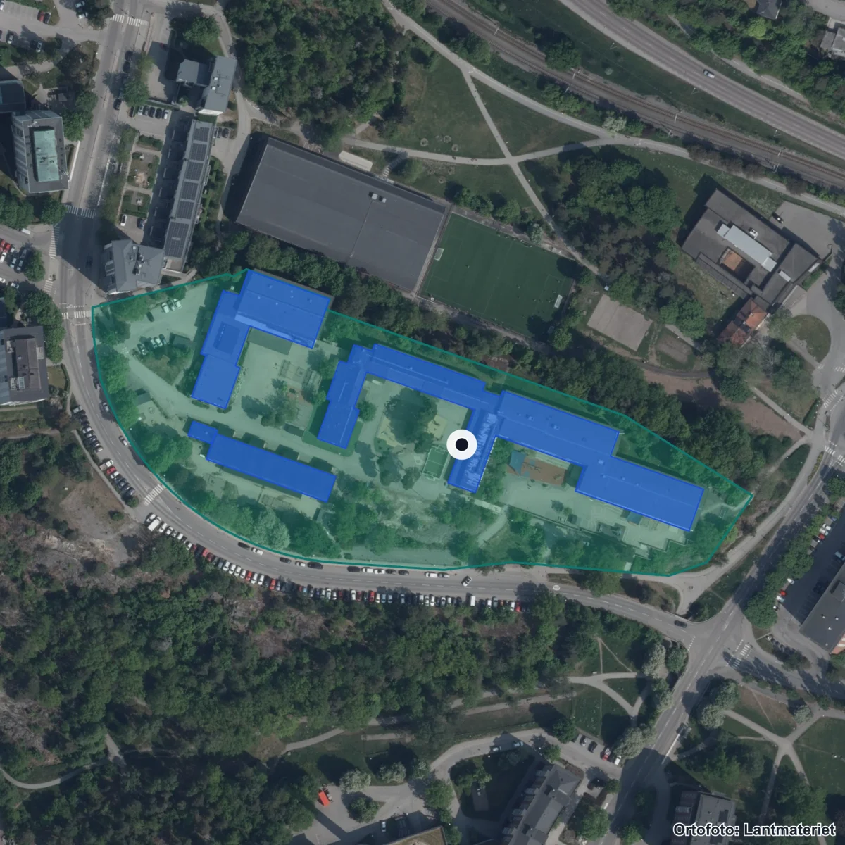 Flygbild över Bodals skola, ortofoto från Lantmäteriet