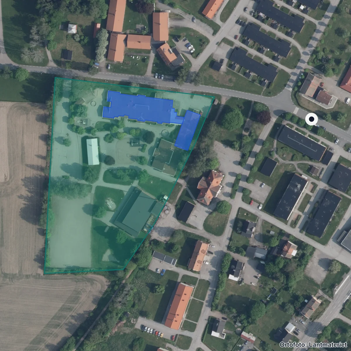 Flygbild över Tärnsjö skola F-6, ortofoto från Lantmäteriet