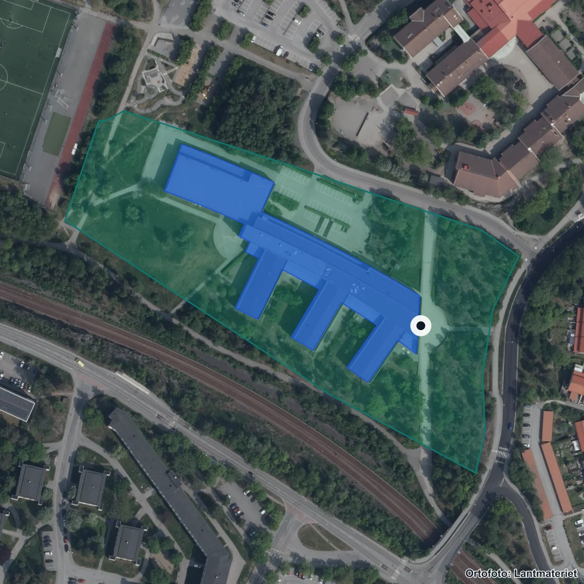 Flygbild över Östra gymnasiet, ortofoto från Lantmäteriet