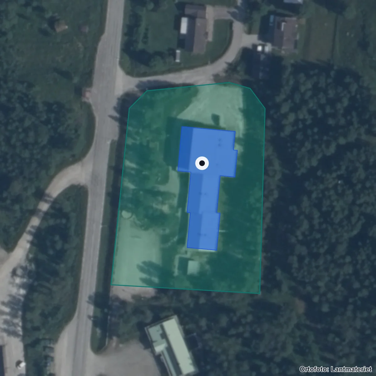 Flygbild över Bruksvallarnas skola, ortofoto från Lantmäteriet