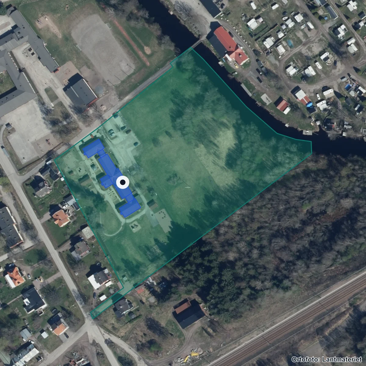 Flygbild över Kungsgårdens Förskola, ortofoto från Lantmäteriet