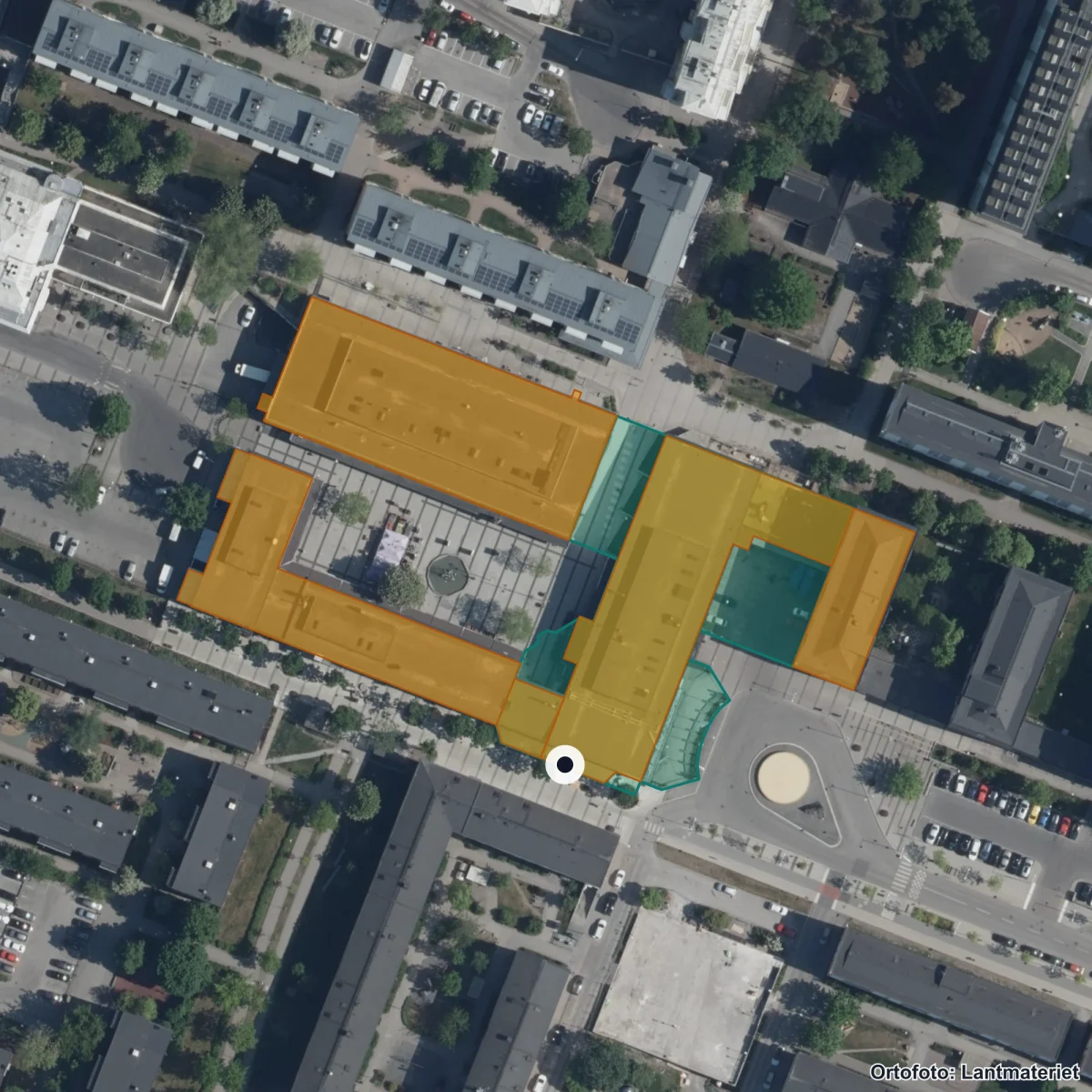 Flygbild över Tellusbarn Torget, ortofoto från Lantmäteriet
