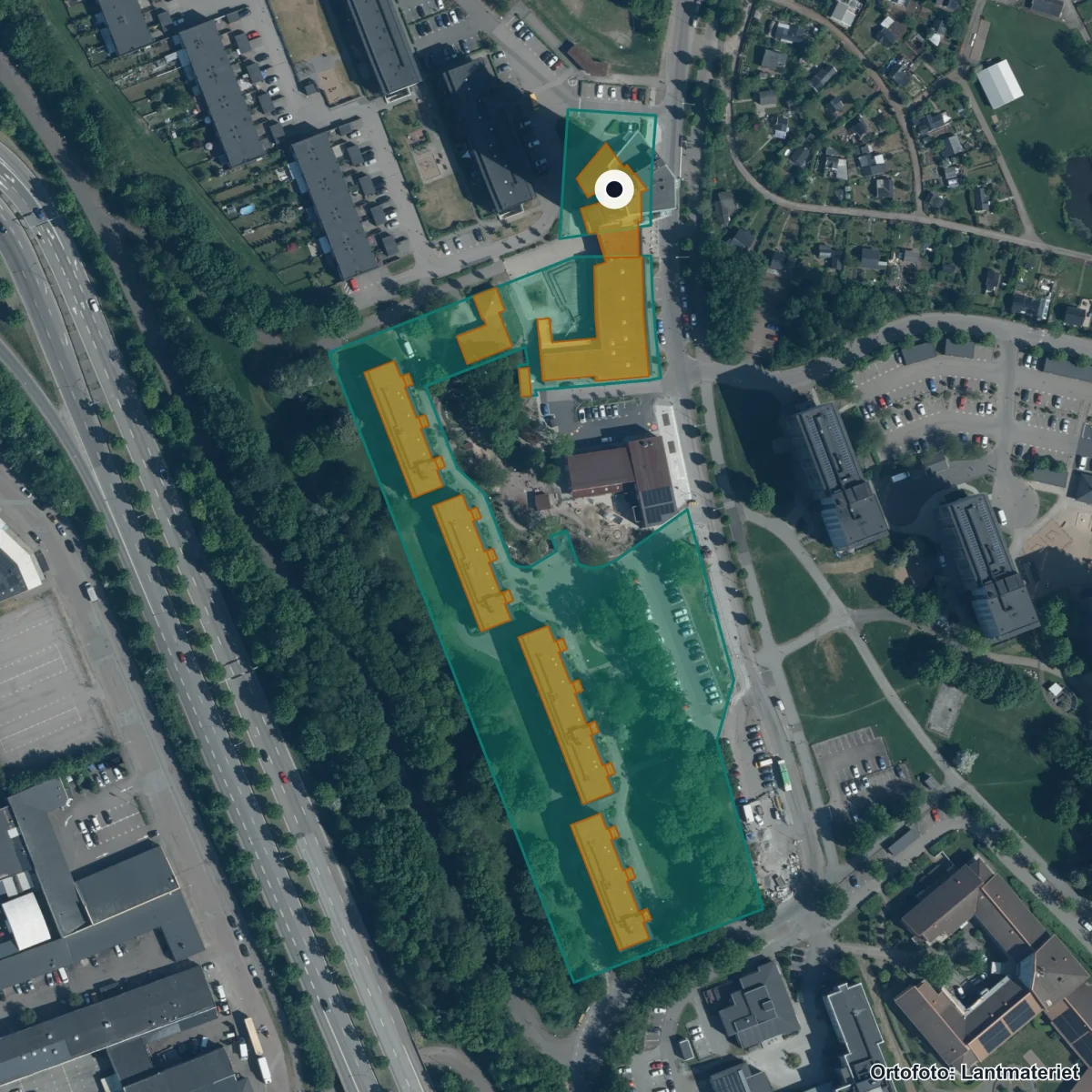 Flygbild över Villa Canzonetta Förskola, ortofoto från Lantmäteriet