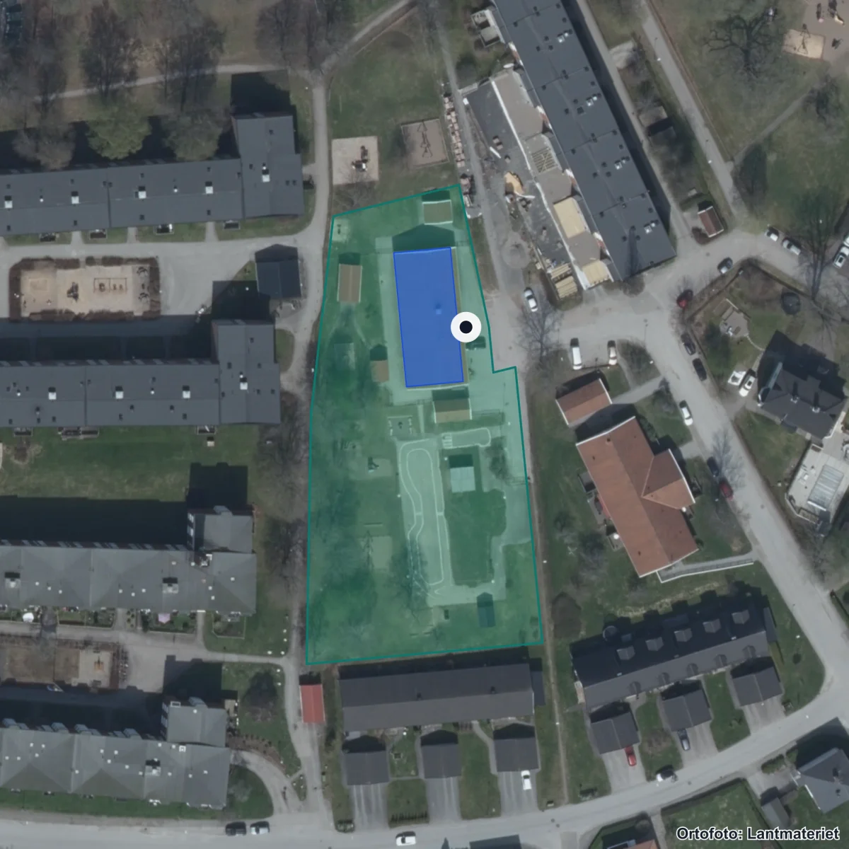 Flygbild över Rödhakens Förskola, ortofoto från Lantmäteriet