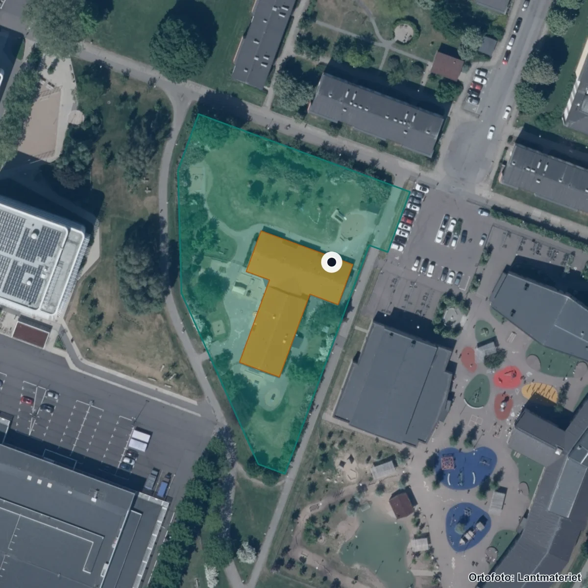 Flygbild över Stadionparkens Förskola, ortofoto från Lantmäteriet