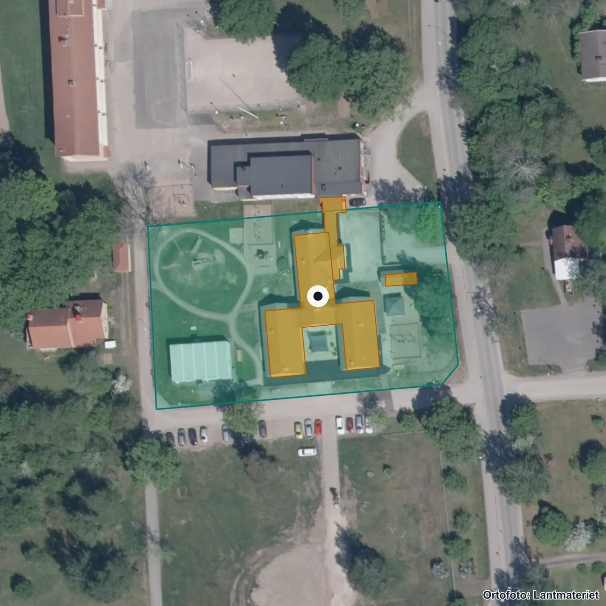 Flygbild över Förskolan Edabacken, ortofoto från Lantmäteriet