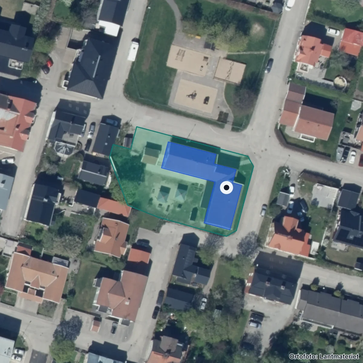 Flygbild över Åviks Förskola, ortofoto från Lantmäteriet