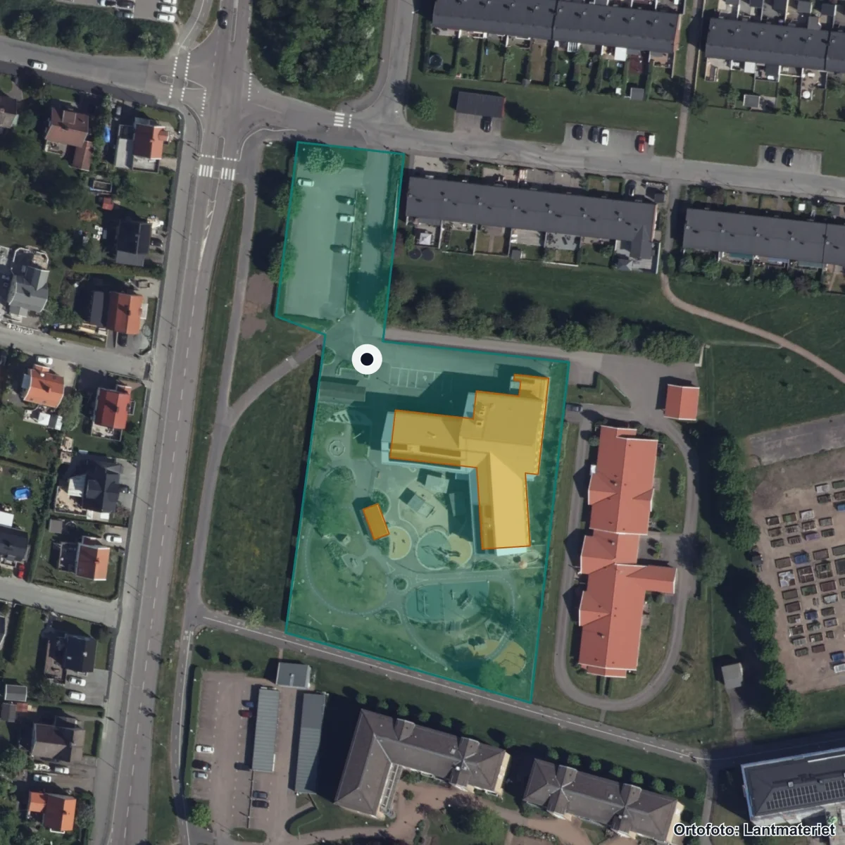 Flygbild över Gärdesängens Förskola, ortofoto från Lantmäteriet