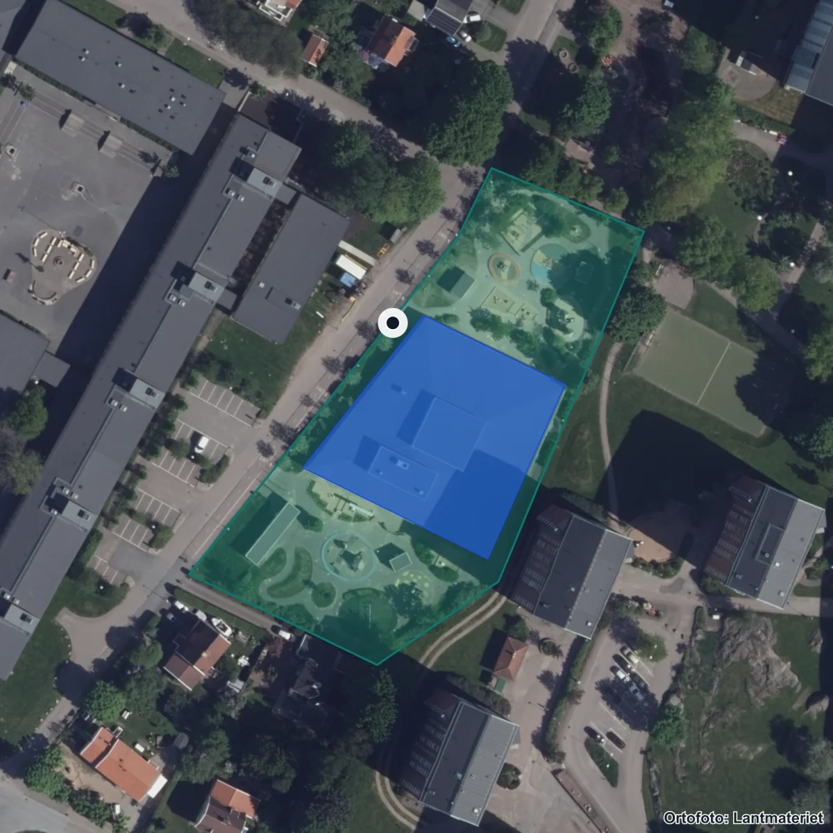 Flygbild över Författaregatan 11 Förskola, ortofoto från Lantmäteriet