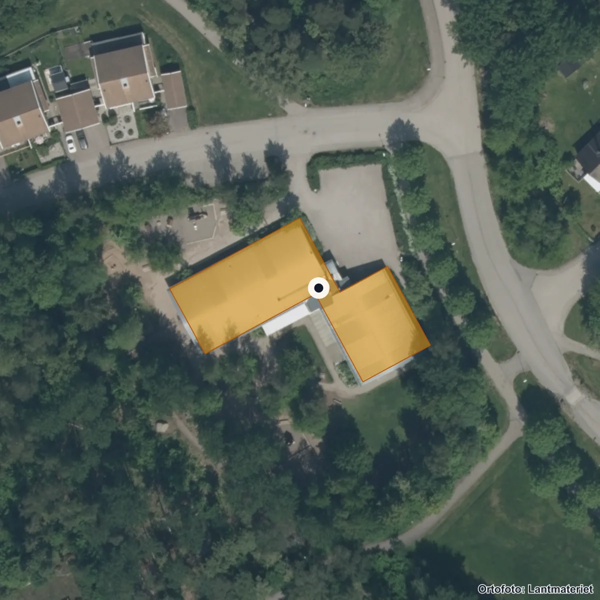 Flygbild över Salnecke Förskola, ortofoto från Lantmäteriet