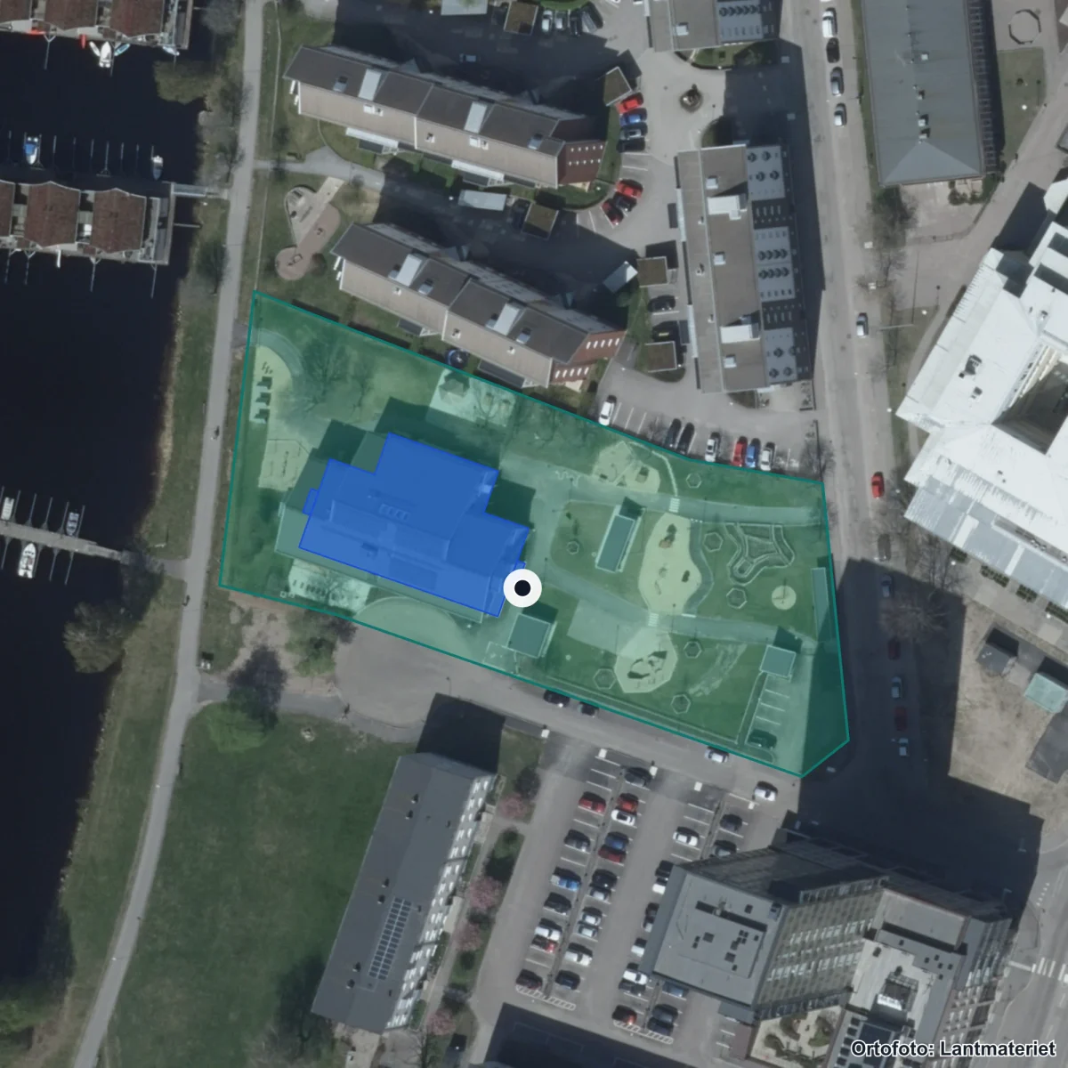 Flygbild över Orrholmens Förskola, ortofoto från Lantmäteriet
