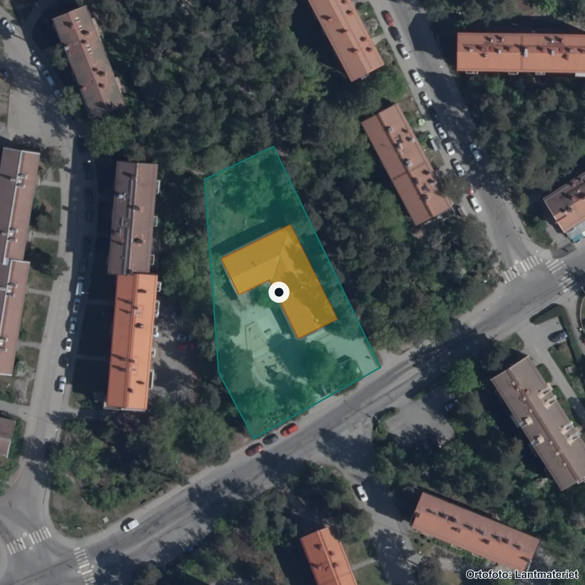 Flygbild över Förskolan Gustav Iii:s Väg 36, ortofoto från Lantmäteriet