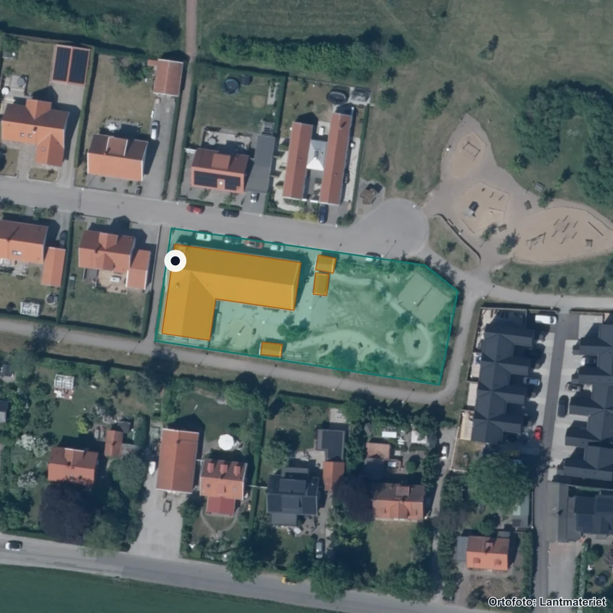 Flygbild över Vintrie Förskola, ortofoto från Lantmäteriet