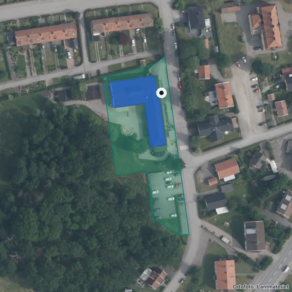 Flygbild över Lekbackens Förskola, ortofoto från Lantmäteriet