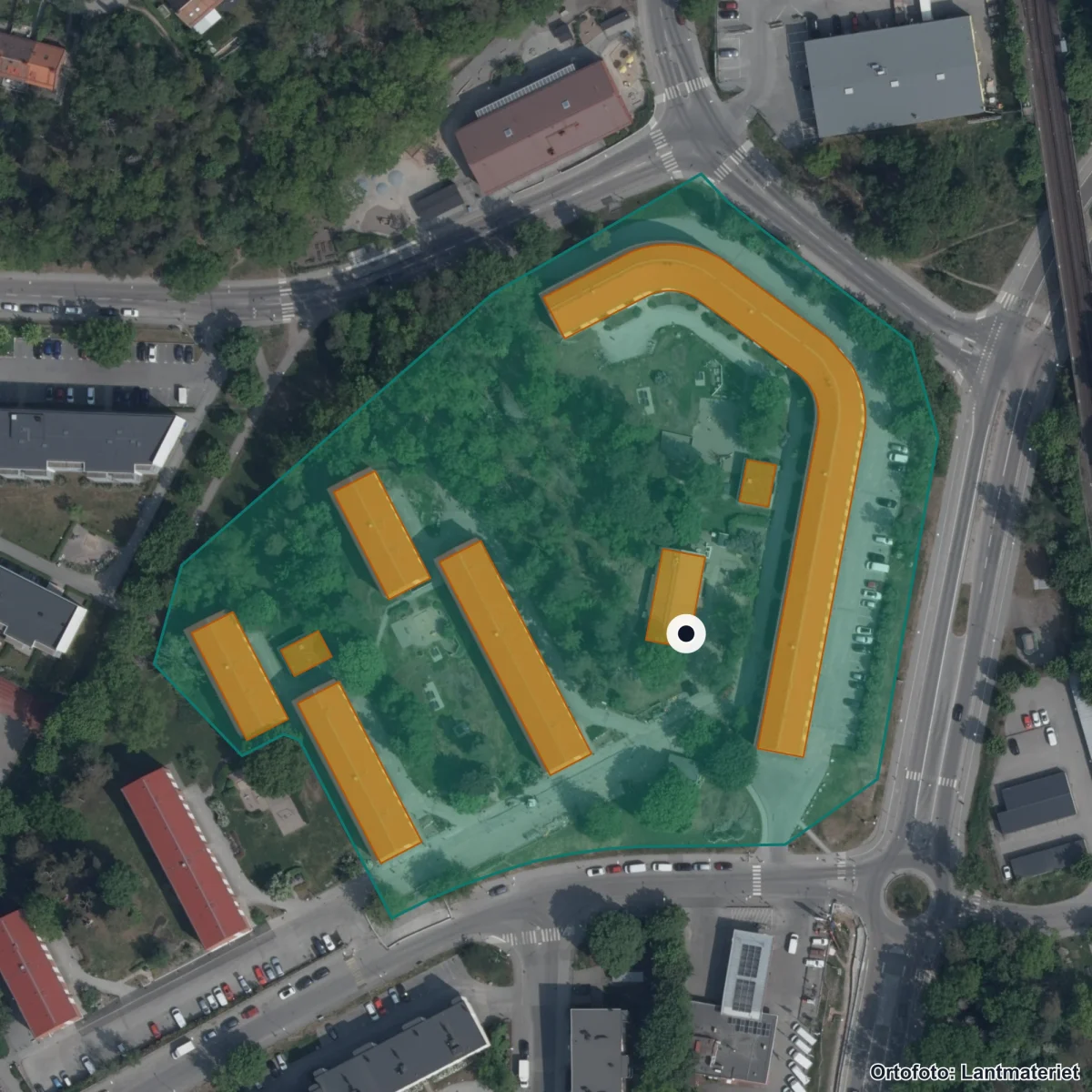 Flygbild över Förskolan Brommö, ortofoto från Lantmäteriet