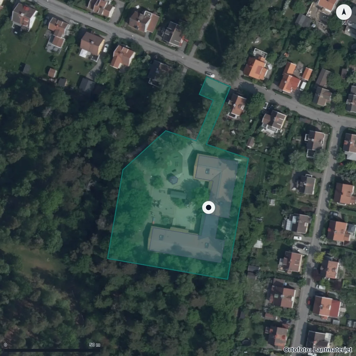 Flygbild över Förskolan Svampen, Pysslingen, ortofoto från Lantmäteriet