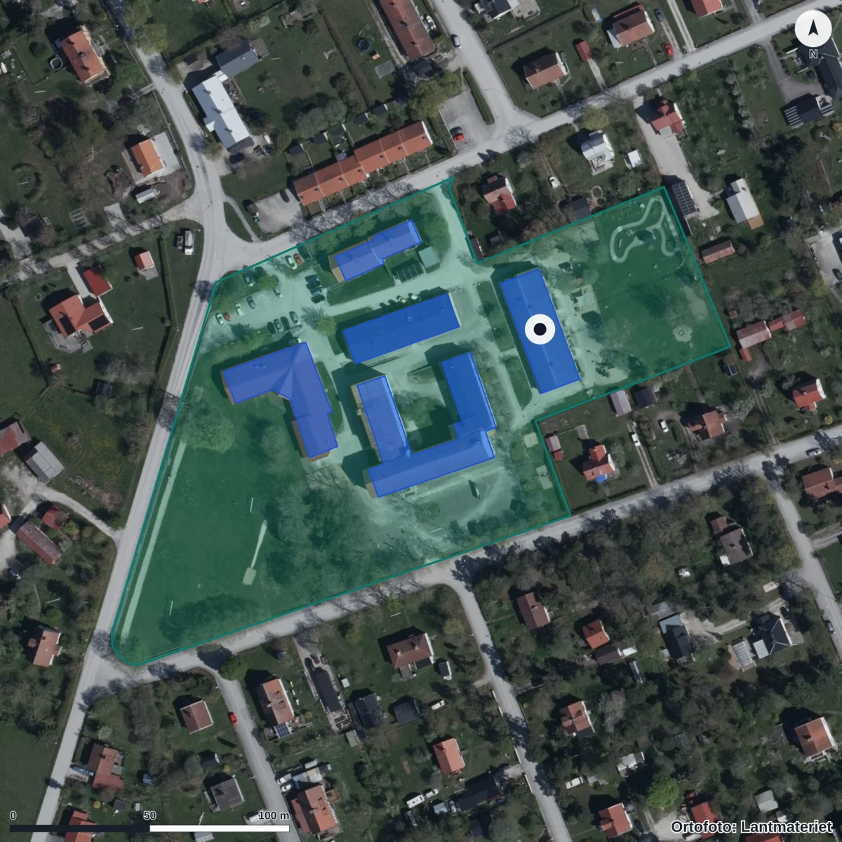 Flygbild över Fårösunds Förskola, ortofoto från Lantmäteriet