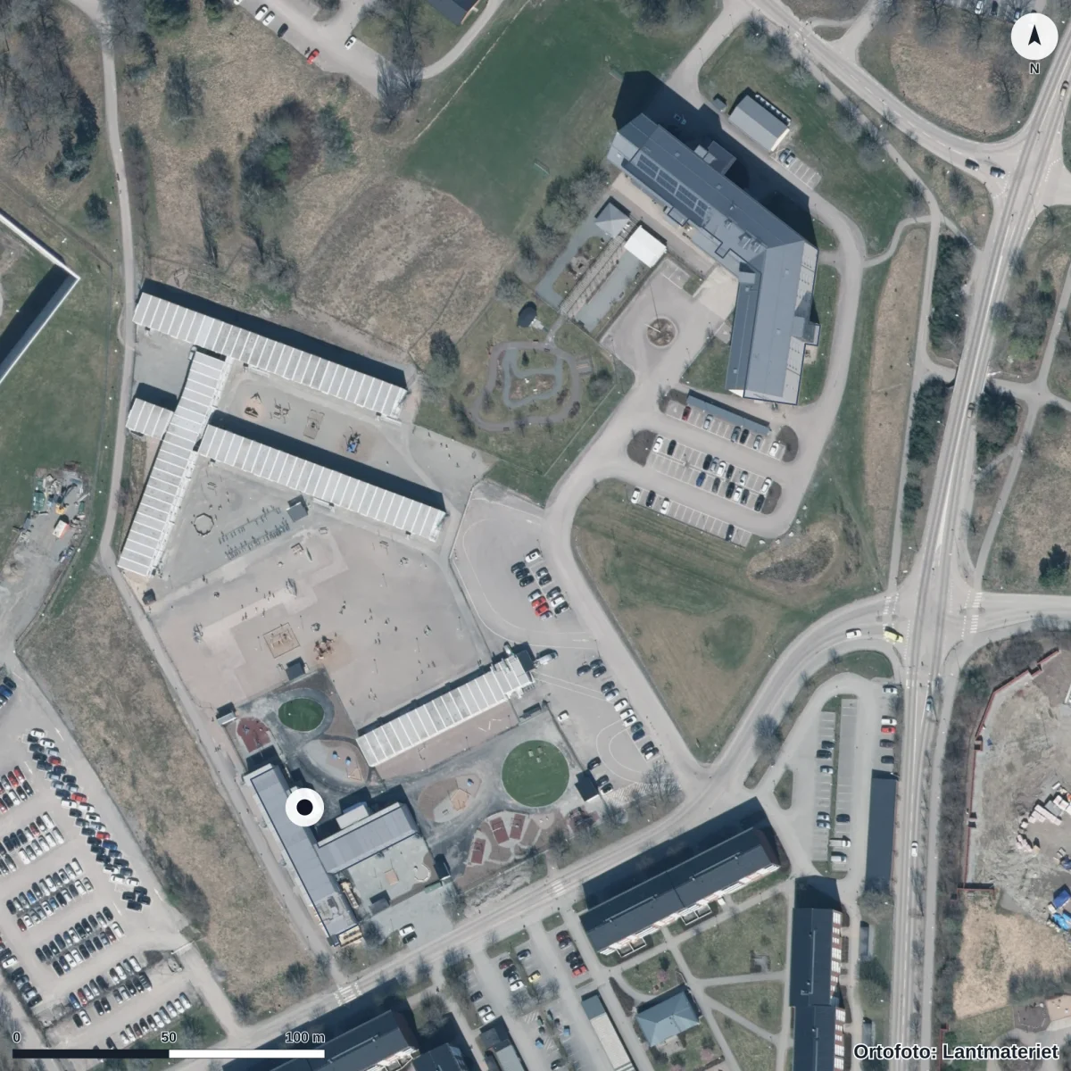 Flygbild över Ekdalens Förskola, ortofoto från Lantmäteriet