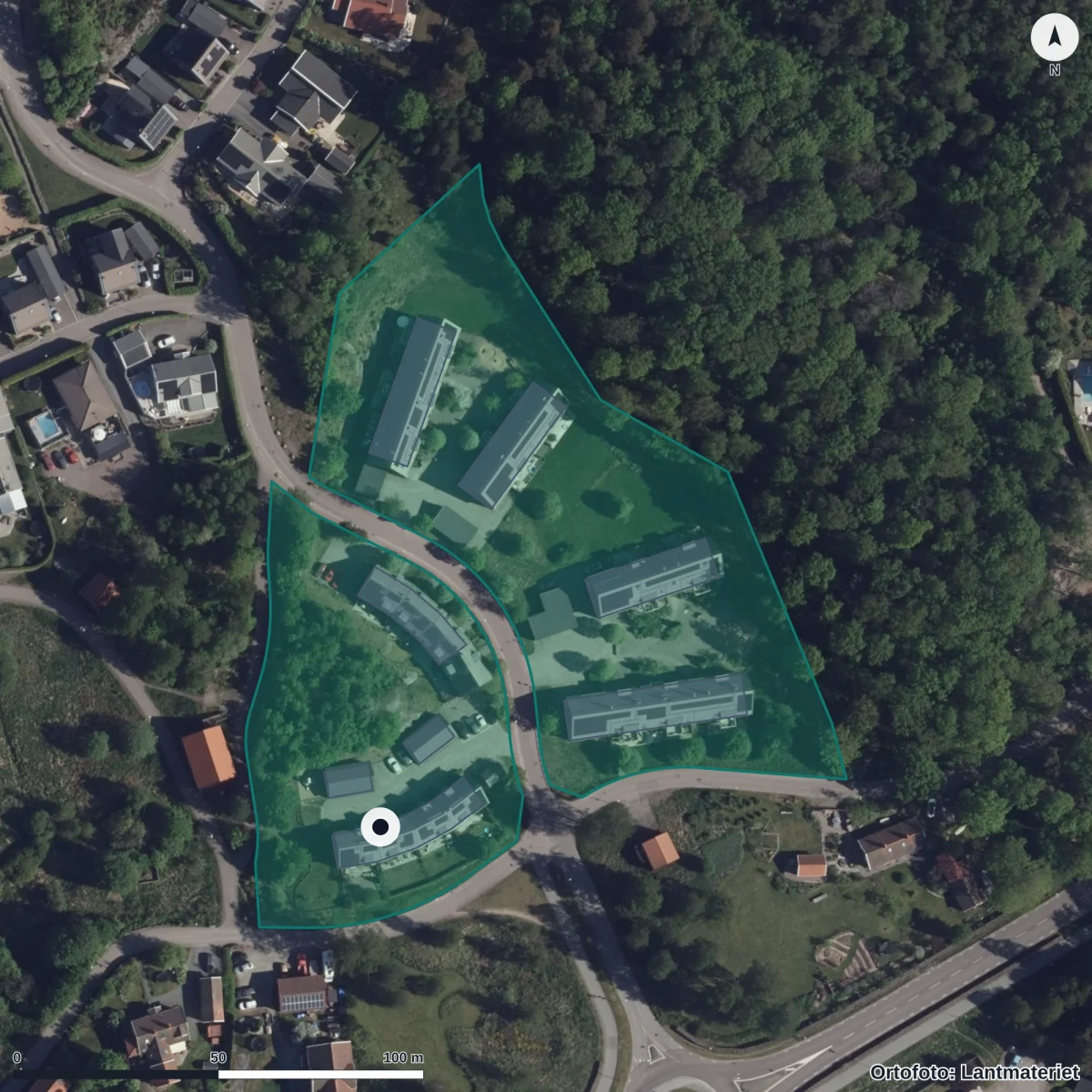 Flygbild över Hallens Förskola, ortofoto från Lantmäteriet
